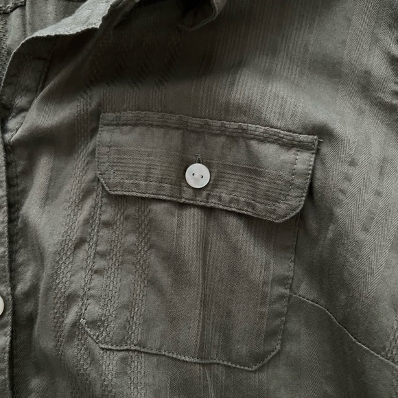 Croft & Barrow Green Lightweight Button Up Shirt Size L - Picture 4 of 7